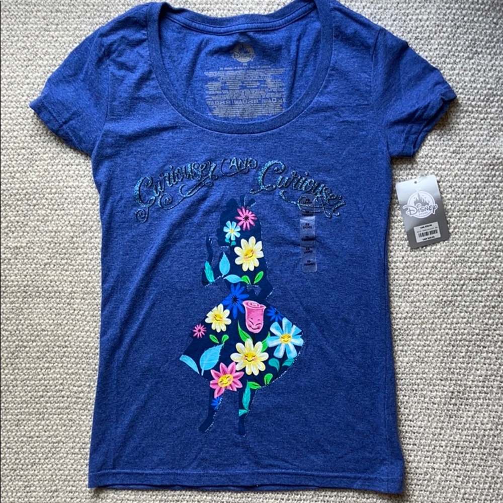 Alice in Wonderland Womans XS t-shirt Disney Store